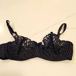 Victoria's secret bra 36C